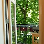 Nydelig Leilighet Med Klassiske Detaljer 아파트